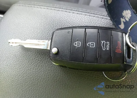 2017 Kia Forte Lx z USA, uszkodzony, nr VIN 3KPFL4A7XHE083539